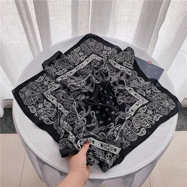 scarves spring square scarf for women print silk feeling 2021 foulard female office neckerchief lady bandana luxury, Blue;gray
scarves spring square scarf for women print silk feeling 2021 foulard female office neckerchief lady bandana luxury, Blue;gray