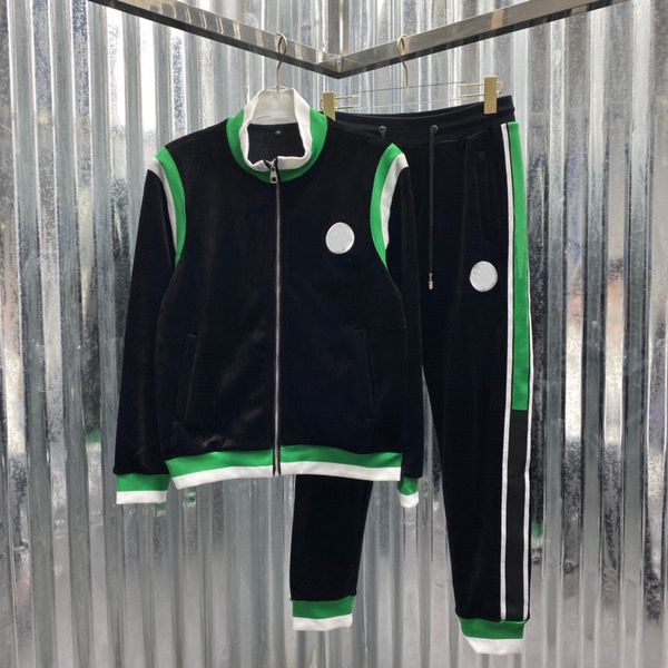 21ss mens luxury designers tracksuits velvet embroidery letters green white stripe windbreaker fashion suit men designer breathable zipper s, Gray
21ss mens luxury designers tracksuits velvet embroidery letters green white stripe windbreaker fashion suit men designer breathable zipper s, Gray