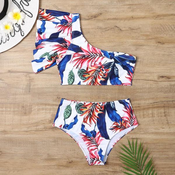 2021 women's floral printing swimming suits one shoulder briefs swimsuit high waist two-pieces set for beach holiday, White;black
2021 women's floral printing swimming suits one shoulder briefs swimsuit high waist two-pieces set for beach holiday, White;black