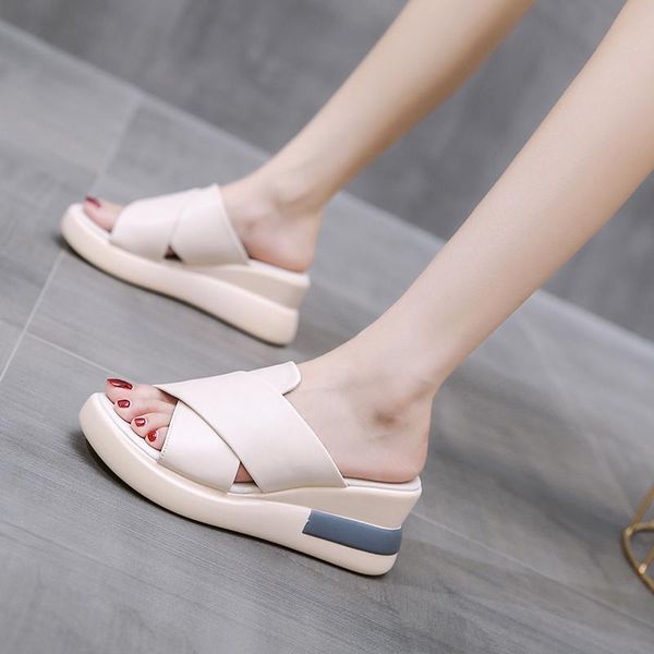 slippers casual shoes slides slipers women med heeled mules on a wedge luxury soft flat 2021 high rubber pu rome, Black
slippers casual shoes slides slipers women med heeled mules on a wedge luxury soft flat 2021 high rubber pu rome, Black