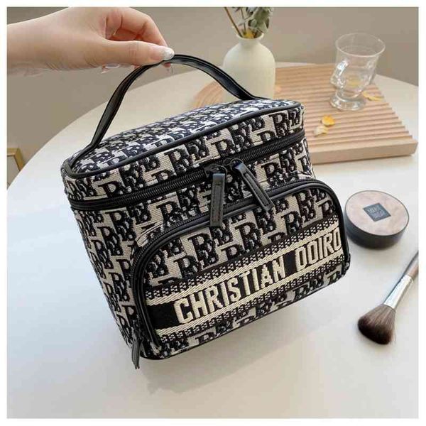 fog flower new style fashion large capacity make-up portable women's bag multi compartment storage box
fog flower new style fashion large capacity make-up portable women's bag multi compartment storage box
