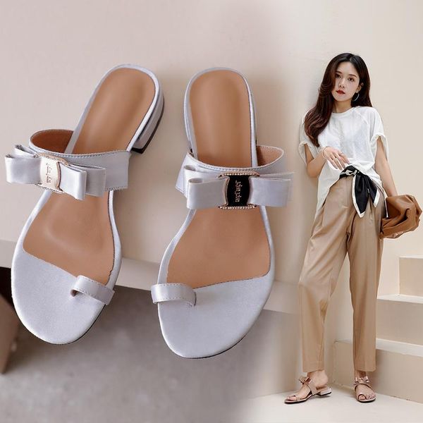 slippers 2021 summer sets of toe metal bowknot wear sandals word clip low heel female beach z801, Black
slippers 2021 summer sets of toe metal bowknot wear sandals word clip low heel female beach z801, Black