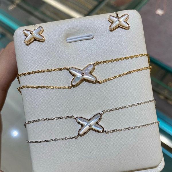chains 2021 luxury jewelry mother shell of pearl x pendant necklace earrings for women as gift, Silver
chains 2021 luxury jewelry mother shell of pearl x pendant necklace earrings for women as gift, Silver