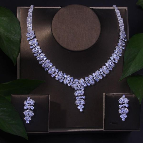 earrings & necklace luxury 2pcs crystal cubic zirconia bridal jewelry set for women sparking brilliant and dubai wedding jewellery, Silver
earrings & necklace luxury 2pcs crystal cubic zirconia bridal jewelry set for women sparking brilliant and dubai wedding jewellery, Silver