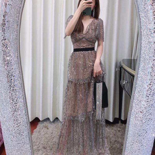 summer wear new sp with women's blockbuster embroidered sequined dress leaves temperament of cultivate morality dress, Black;gray
summer wear new sp with women's blockbuster embroidered sequined dress leaves temperament of cultivate morality dress, Black;gray