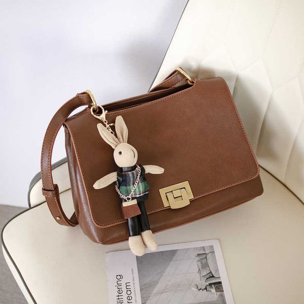 fashion straddle women's color matching hand leisure fashion shoulder 2021 autumn small square bag
fashion straddle women's color matching hand leisure fashion shoulder 2021 autumn small square bag