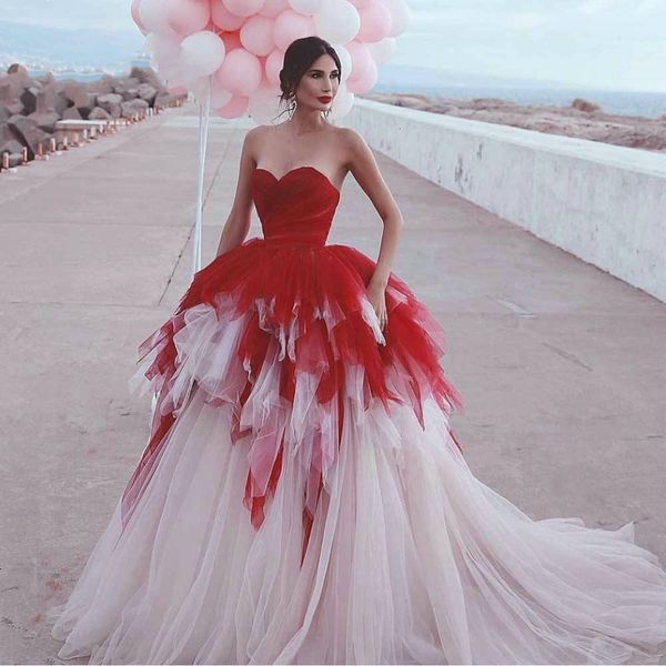 2021 new amazing tiered ball gown evening es sweetheart backless red court train vestidos de fiesta prom party gowns 8o6a, Black;red
2021 new amazing tiered ball gown evening es sweetheart backless red court train vestidos de fiesta prom party gowns 8o6a, Black;red