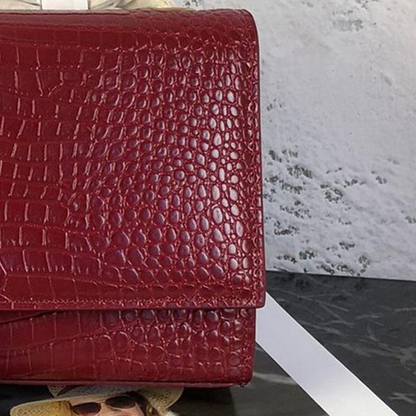 evening bags women's classic flap clutch crocodile pattern wild retro trend tassel female bag
evening bags women's classic flap clutch crocodile pattern wild retro trend tassel female bag