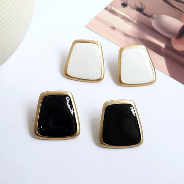 women stud earring square metal gold color wedding statement earrings fashion party jewelry, Golden;silver
women stud earring square metal gold color wedding statement earrings fashion party jewelry, Golden;silver