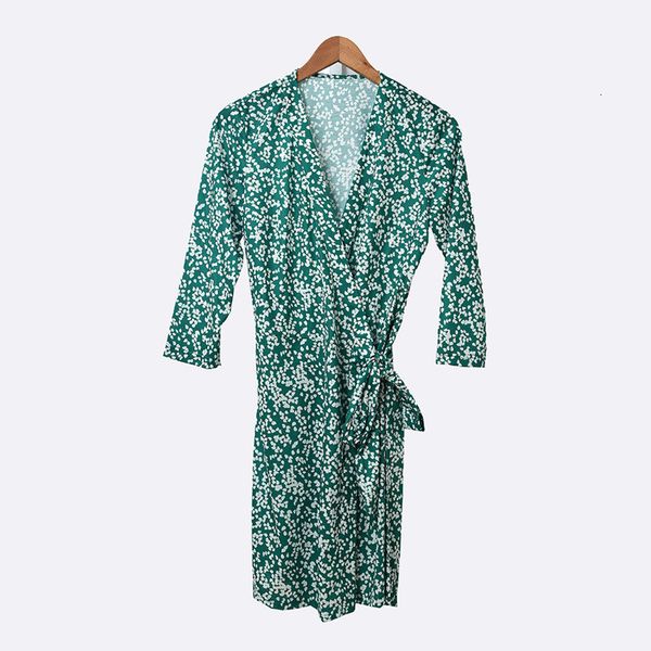 2021 new nova moda envoltrio vestido verde com decote em v dot print senhora magro rendas-up cintura feminina joelho-comprimento vestidos ne, Black;gray
2021 new nova moda envoltrio vestido verde com decote em v dot print senhora magro rendas-up cintura feminina joelho-comprimento vestidos ne, Black;gray