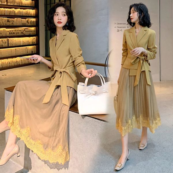 2021 new stylish solid jacket + lace embroidered floral silk waist dress 2 piece defines woman's suit h169 3fji, Black;gray
2021 new stylish solid jacket + lace embroidered floral silk waist dress 2 piece defines woman's suit h169 3fji, Black;gray