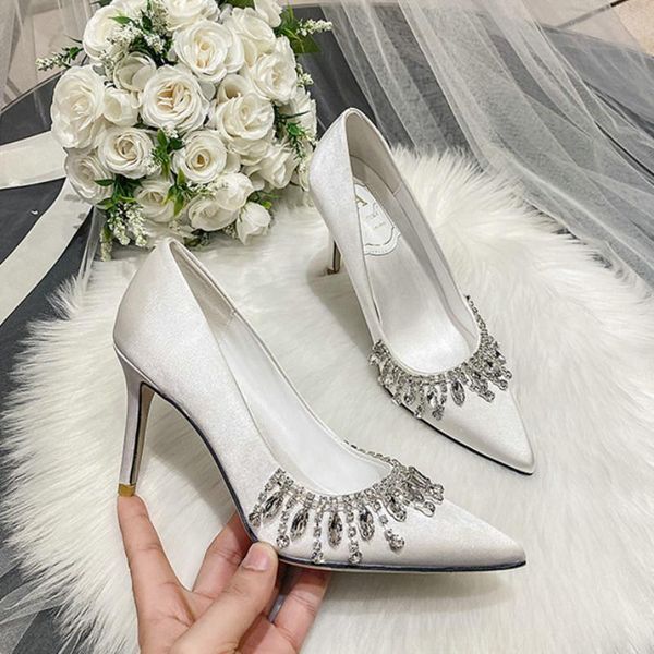 dress shoes 2021 white silk and satin wedding bridal rhinestone champagne banquet bridesmaid high heels, Black
dress shoes 2021 white silk and satin wedding bridal rhinestone champagne banquet bridesmaid high heels, Black