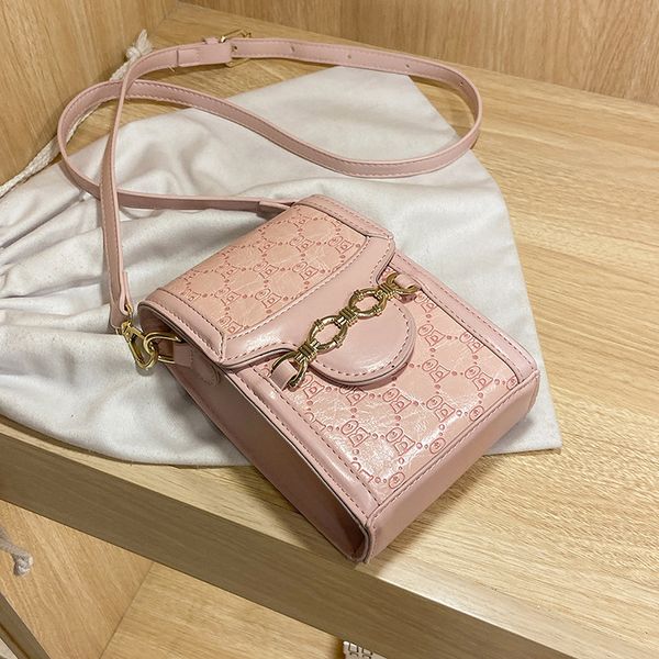 new chaowang red flower mini mobile phone single shoulder cross pearl chain small square box bag
new chaowang red flower mini mobile phone single shoulder cross pearl chain small square box bag