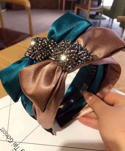 barrettes hairpin korean low-key black flash crystal headband wide edge silk large bow changeable jewelry, Golden;silver
barrettes hairpin korean low-key black flash crystal headband wide edge silk large bow changeable jewelry, Golden;silver