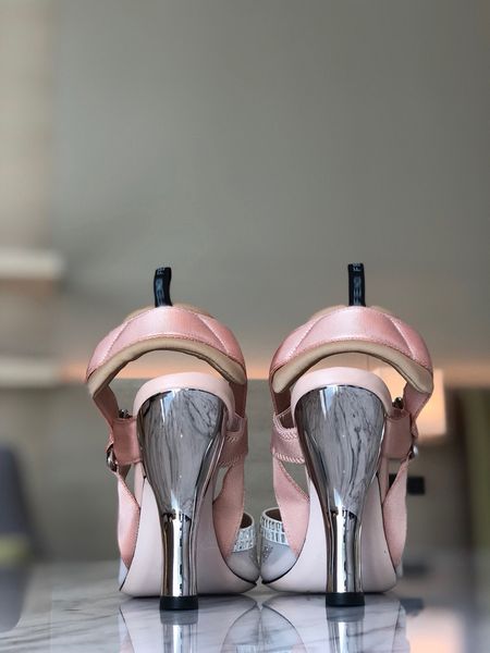 2021 good quality fashion women luxurys designers shoes designer sandals womens luxury high heels sandal dress shoess with box size 35-41 -g, Black
2021 good quality fashion women luxurys designers shoes designer sandals womens luxury high heels sandal dress shoess with box size 35-41 -g, Black