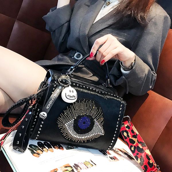 new arrivals enuine leather messenger bags for women shopping tote bags ladies shoulder messenger bag females travel purses c
new arrivals enuine leather messenger bags for women shopping tote bags ladies shoulder messenger bag females travel purses c