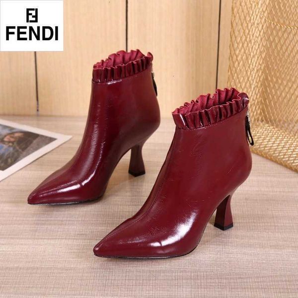 luxury brand women high heels sandals slippers mules slides pumps loafers ballerinas sneakers dress shoes designer u61y, Black;white
luxury brand women high heels sandals slippers mules slides pumps loafers ballerinas sneakers dress shoes designer u61y, Black;white
