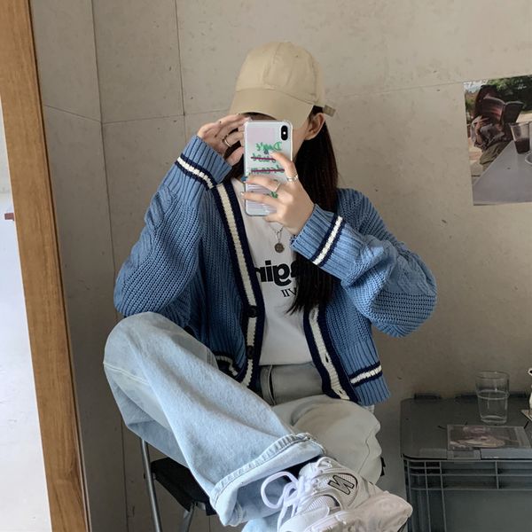 2021 new v-neck contrast wool knit short cardigan jacket for students autumn simple and fashionable x2ad, White;black
2021 new v-neck contrast wool knit short cardigan jacket for students autumn simple and fashionable x2ad, White;black