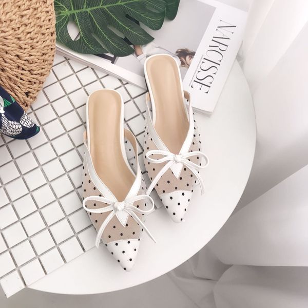 2019 new korean version of the red lace net yarn wave point pointed flat bottom half drag muller shoes slippers women, Black
2019 new korean version of the red lace net yarn wave point pointed flat bottom half drag muller shoes slippers women, Black