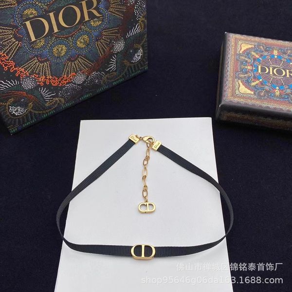luxury designer fashion necklace d family 21 summer cd letter satin ribbon smooth clavicle net red neck chain, Red;brown
luxury designer fashion necklace d family 21 summer cd letter satin ribbon smooth clavicle net red neck chain, Red;brown