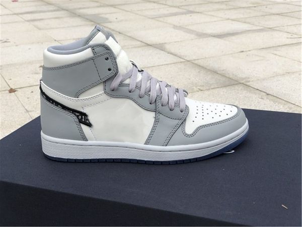 limited edition jumpman 1 high cut mens basketball shoes gray white color matching fashion trainers luxurys designer sneakers full size
limited edition jumpman 1 high cut mens basketball shoes gray white color matching fashion trainers luxurys designer sneakers full size
