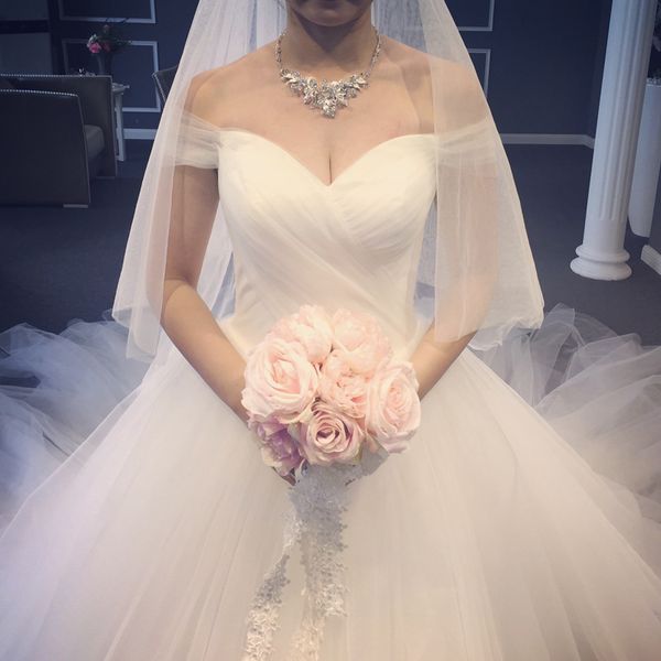 2021 luxury tulle royal simple wedding dresses chapel vintage vestidos de noiva plus size off shoulder lace-up bridal gowns wedding dress, White
2021 luxury tulle royal simple wedding dresses chapel vintage vestidos de noiva plus size off shoulder lace-up bridal gowns wedding dress, White