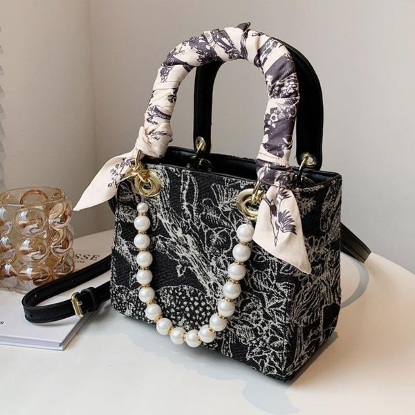 evening bags tote bag 2021 for women's luxury designer handbag lattice shoulder crossbody messenger square handle silk pearls
evening bags tote bag 2021 for women's luxury designer handbag lattice shoulder crossbody messenger square handle silk pearls
