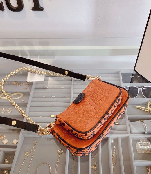 women 2-piece set designers bags shoulder bag tote brand letter embossing genuine leather chain 24*13 cm 4 color 07
women 2-piece set designers bags shoulder bag tote brand letter embossing genuine leather chain 24*13 cm 4 color 07