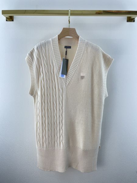 milan runway sweaters 2021 autumn winter v neck sleeveless print designer pullover brand same style coats 1010-10, White;black
milan runway sweaters 2021 autumn winter v neck sleeveless print designer pullover brand same style coats 1010-10, White;black