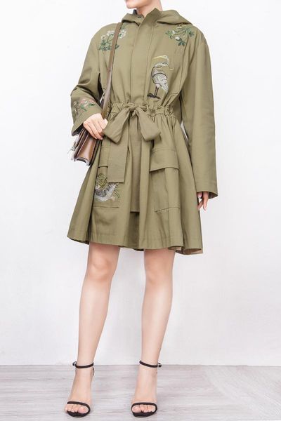 women's trench coats and winter autumn women style embroidered lace-up waist pleated hooded coat, Tan;black
women's trench coats and winter autumn women style embroidered lace-up waist pleated hooded coat, Tan;black