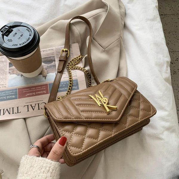 textured fashion chain small bag female 2021 spring and summer new trend all-match messenger bag fashion small square
textured fashion chain small bag female 2021 spring and summer new trend all-match messenger bag fashion small square