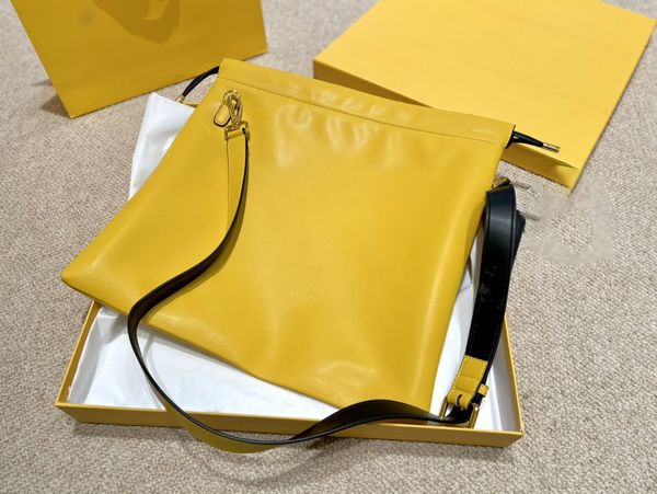 patent leather bag comfortable hardware high version single shoulder portable messenger fashionable women's luxuryss designerss yw
patent leather bag comfortable hardware high version single shoulder portable messenger fashionable women's luxuryss designerss yw