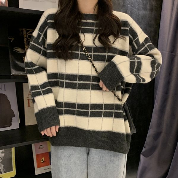 2021 new autumn retro plaid loose warm knitted long-sleeved round neck sweater female simple college style auft, White;black
2021 new autumn retro plaid loose warm knitted long-sleeved round neck sweater female simple college style auft, White;black