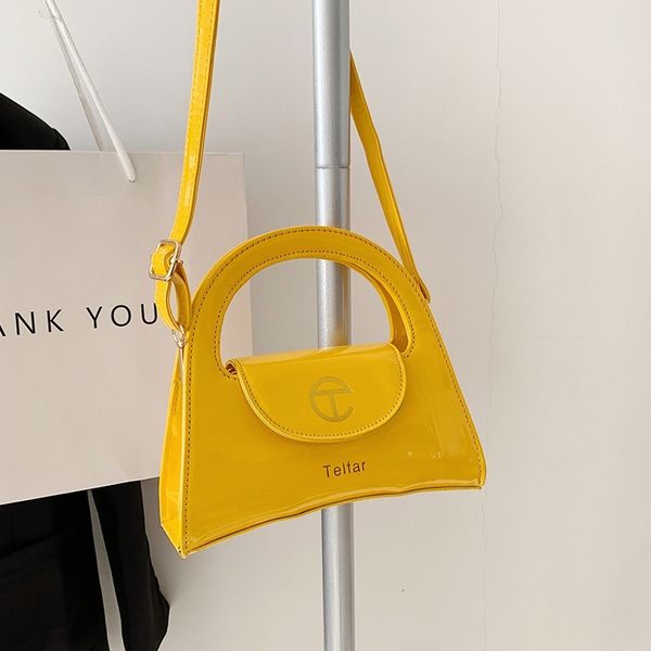 new handbags versatile women's bag patent leather small bags candy color hand wallet popular temperament single shoulder messenger hand
new handbags versatile women's bag patent leather small bags candy color hand wallet popular temperament single shoulder messenger hand