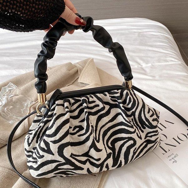 totes women's bag luxury clutch purse and handbag retro shoulder bags for women 2021 ladies crossbody female
totes women's bag luxury clutch purse and handbag retro shoulder bags for women 2021 ladies crossbody female