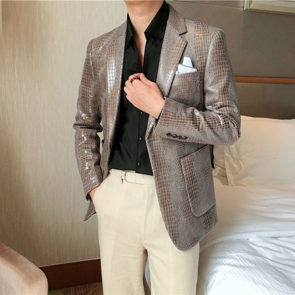 2021 men's bright leather blazers suit british style casual business dress deer skin velvet blazer male wedding jacket wp46, White;black
2021 men's bright leather blazers suit british style casual business dress deer skin velvet blazer male wedding jacket wp46, White;black