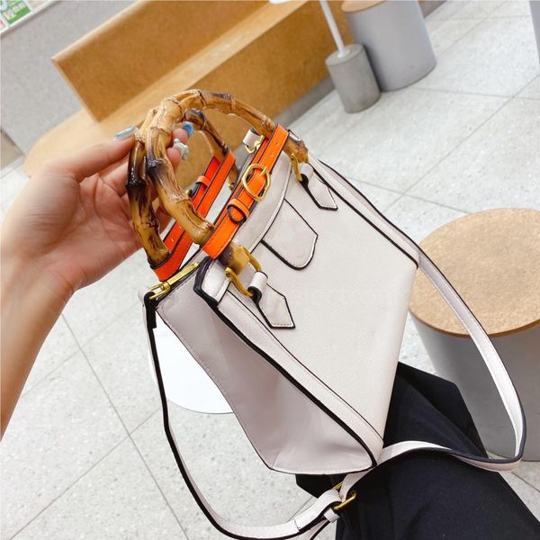 2022 fashion handbag luxury designer bags of high quanlity women's shoulder bag bao0015
2022 fashion handbag luxury designer bags of high quanlity women's shoulder bag bao0015