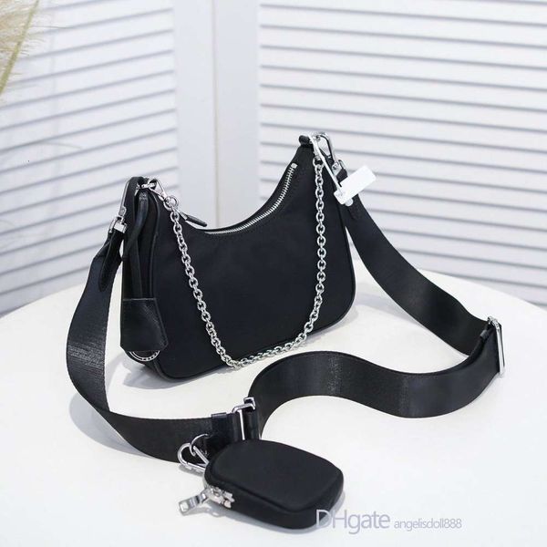 luxury solds womens handbags purses shoulder bag crossbody multi pochette re edition 2005 nylon hobo bags famousbags
luxury solds womens handbags purses shoulder bag crossbody multi pochette re edition 2005 nylon hobo bags famousbags