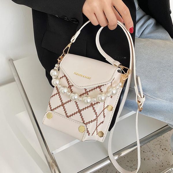 shoulder bags niche design all-match female bag 2021 fashion high-end square messenger mobile phone width: 15cm
shoulder bags niche design all-match female bag 2021 fashion high-end square messenger mobile phone width: 15cm