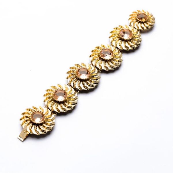 charm bracelets vintage luxury champagne crystal flowers bracelet 2021 est for girls gifts fashion women jewelry accessories, Golden;silver
charm bracelets vintage luxury champagne crystal flowers bracelet 2021 est for girls gifts fashion women jewelry accessories, Golden;silver