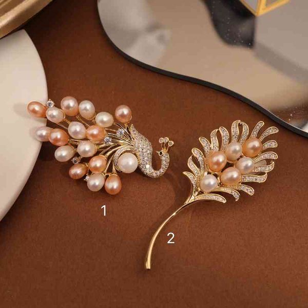 brooch freshwater pearl high-grade femininity minority micro inlaid precision design cashmere coat accessories, Gray
brooch freshwater pearl high-grade femininity minority micro inlaid precision design cashmere coat accessories, Gray