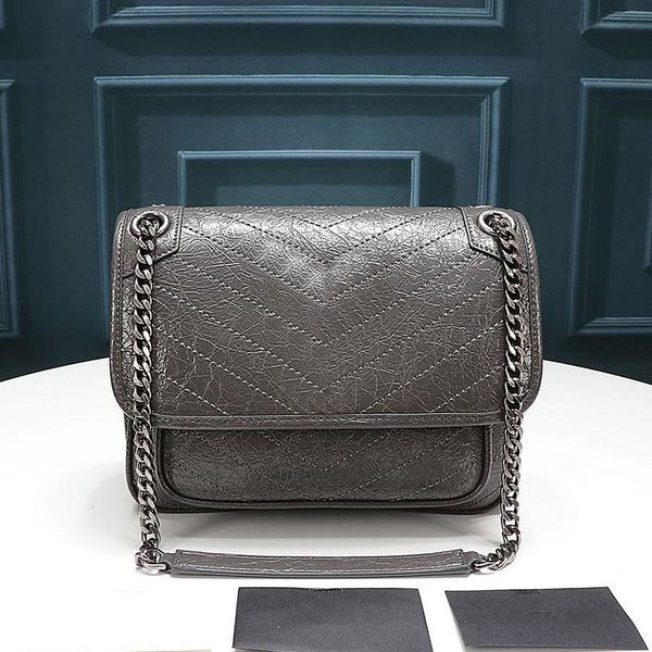 luxurys designers bags 2021 women handbag creative messenger shoulder bag tide simple wild square plain clutch totebags wallets
luxurys designers bags 2021 women handbag creative messenger shoulder bag tide simple wild square plain clutch totebags wallets