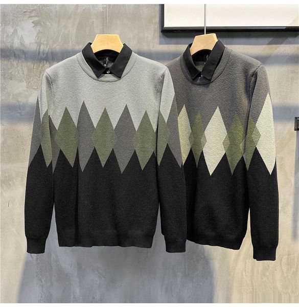 men's sweaters 2022 autumn winter man turn-down collar sweater fashion argyle plaid thicken warm male casual pullover k79, White;black
men's sweaters 2022 autumn winter man turn-down collar sweater fashion argyle plaid thicken warm male casual pullover k79, White;black