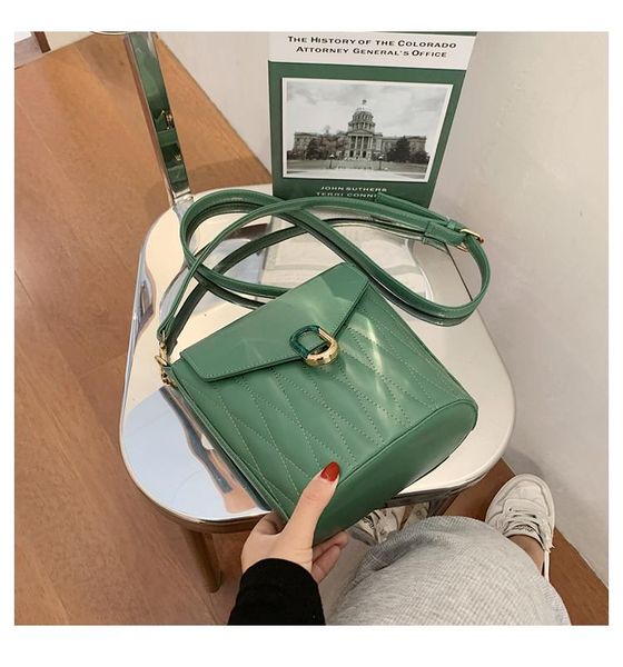 retro totes bags for women 2021 fashion purse pu leather women handbags solid elegant female retro shoulder totes bags fashion
retro totes bags for women 2021 fashion purse pu leather women handbags solid elegant female retro shoulder totes bags fashion