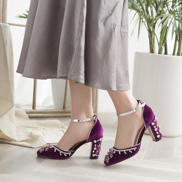 dress shoes 2021 spring national wind embroidered rhinestone high heels thick with suede fashion women's sandals, Black
dress shoes 2021 spring national wind embroidered rhinestone high heels thick with suede fashion women's sandals, Black