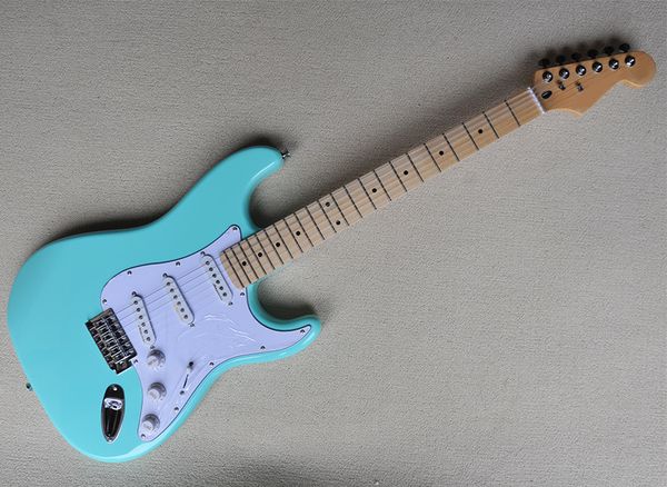 blue electric guitar with white pickguard,maple fretboard,sss pickups,can be customized
blue electric guitar with white pickguard,maple fretboard,sss pickups,can be customized