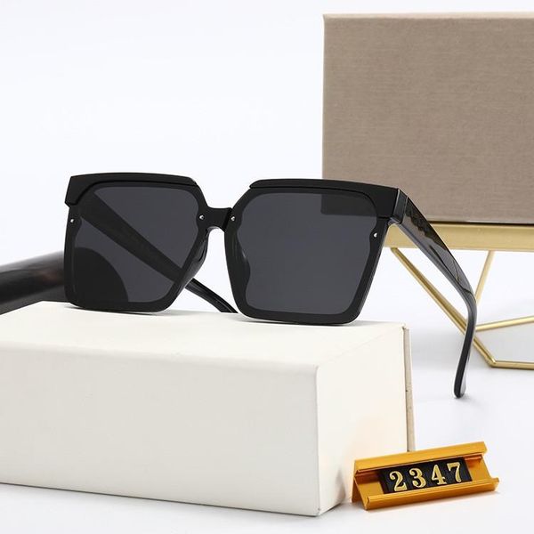 luxury designer sunglasses for men square frame and temples fashion women metal chain buckle 6 colors, White;black
luxury designer sunglasses for men square frame and temples fashion women metal chain buckle 6 colors, White;black