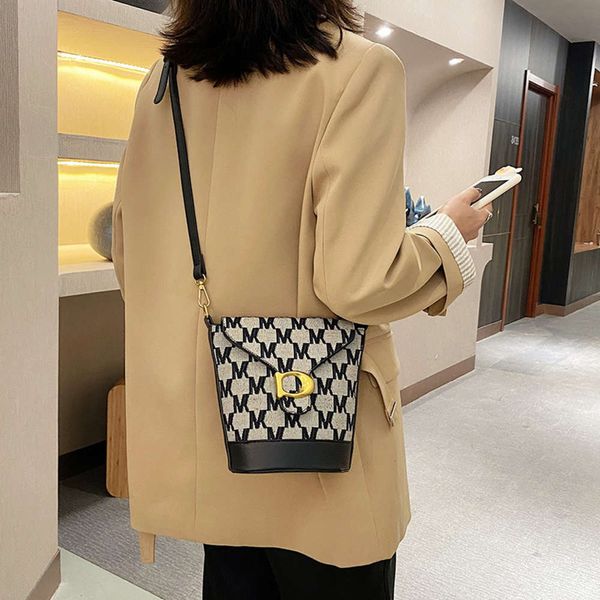 hbp luxury designer2020 new women's bucket versatile leisure 2020 single shoulder bag
hbp luxury designer2020 new women's bucket versatile leisure 2020 single shoulder bag