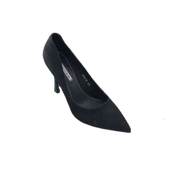 remove the cabinet, 8612-46, fashion high-heeled single sho, black beige, heel height 7cm
remove the cabinet, 8612-46, fashion high-heeled single sho, black beige, heel height 7cm