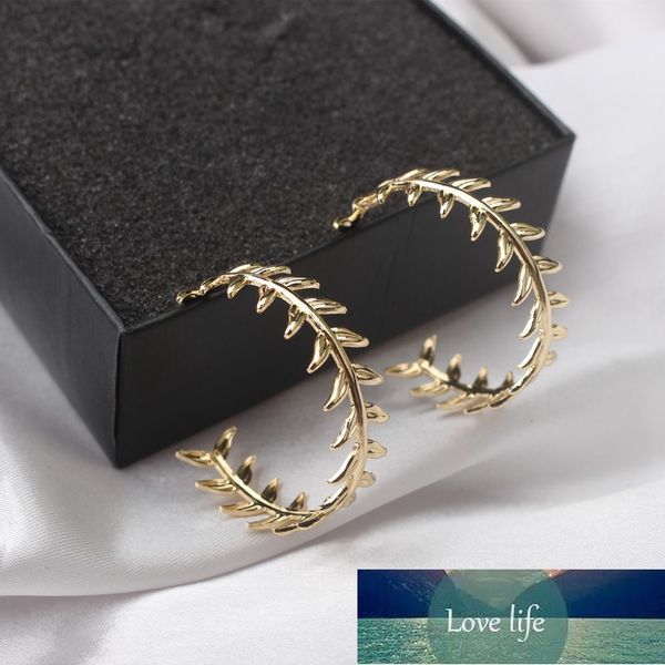 new fashion metal stud earrings for women orecchini hollow gold leaf shape ear accessories 2021 trend pendientes de aro, Golden;silver
new fashion metal stud earrings for women orecchini hollow gold leaf shape ear accessories 2021 trend pendientes de aro, Golden;silver